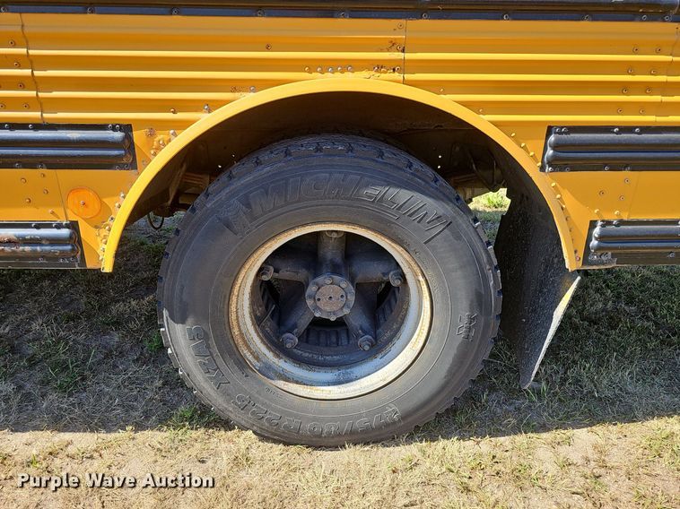 image for item DQ0118 1991 Thomas Built  school bus