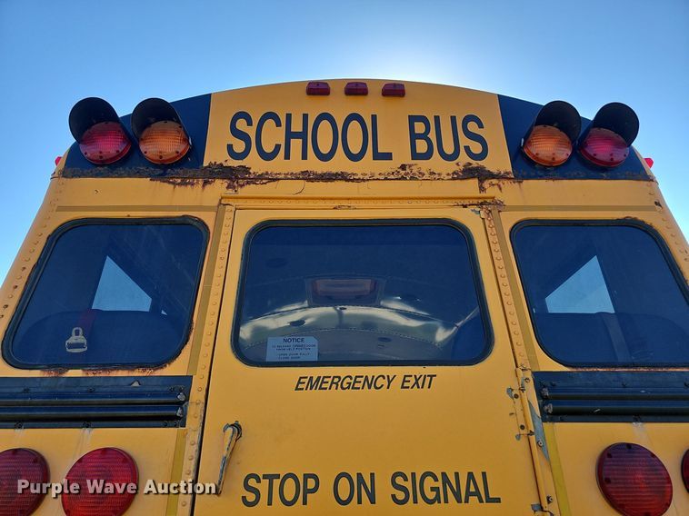 image for item DQ0119 1996 Thomas Built 3800  school bus