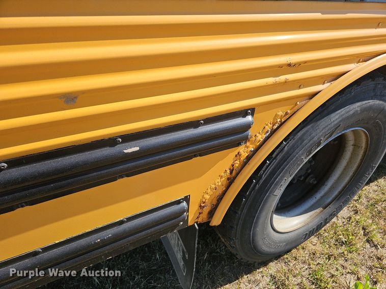 image for item DQ0119 1996 Thomas Built 3800  school bus