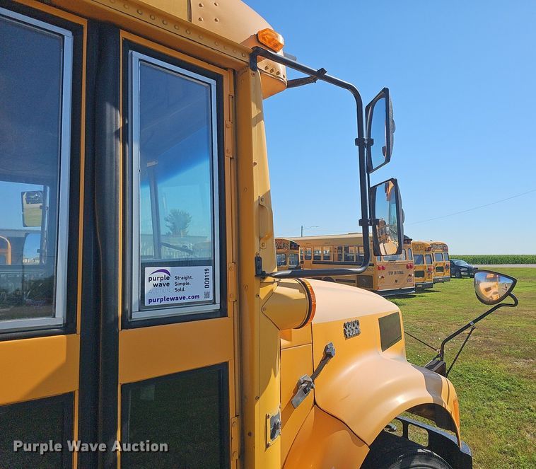 image for item DQ0119 1996 Thomas Built 3800  school bus