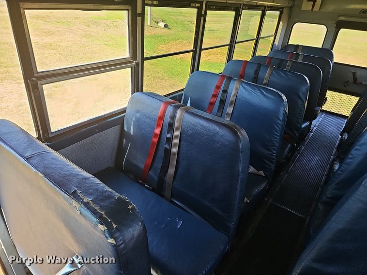 image for item DQ0119 1996 Thomas Built 3800  school bus