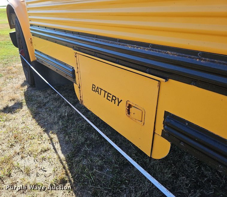 image for item DQ0119 1996 Thomas Built 3800  school bus