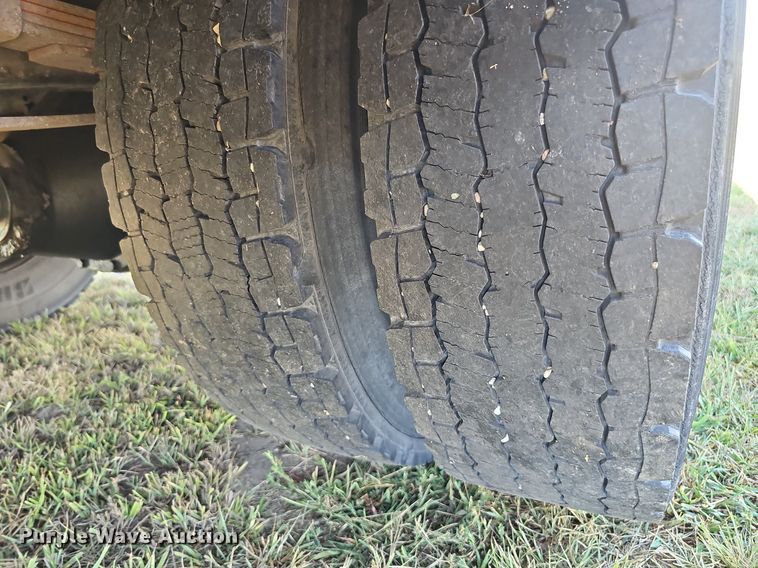 image for item DQ0119 1996 Thomas Built 3800  school bus