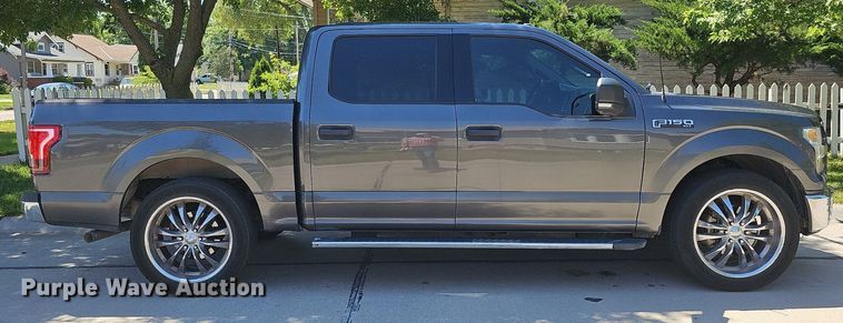 image for item DQ0120 2015 Ford F150 XLT  SuperCrew pickup truck