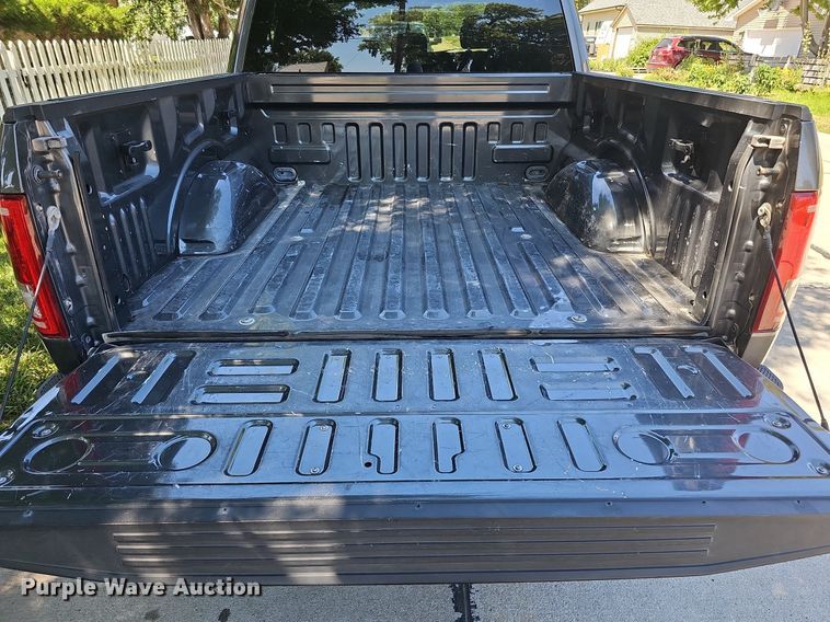 image for item DQ0120 2015 Ford F150 XLT  SuperCrew pickup truck