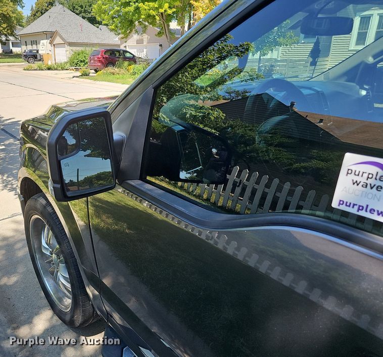 image for item DQ0120 2015 Ford F150 XLT  SuperCrew pickup truck