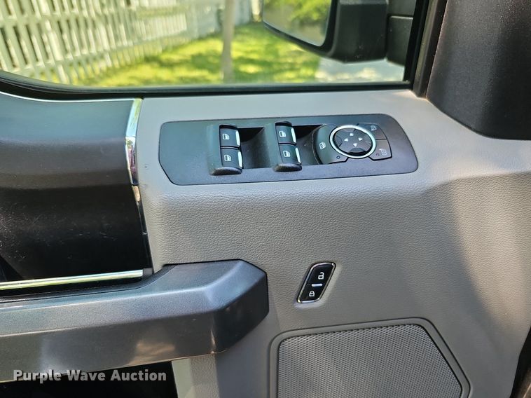 image for item DQ0120 2015 Ford F150 XLT  SuperCrew pickup truck