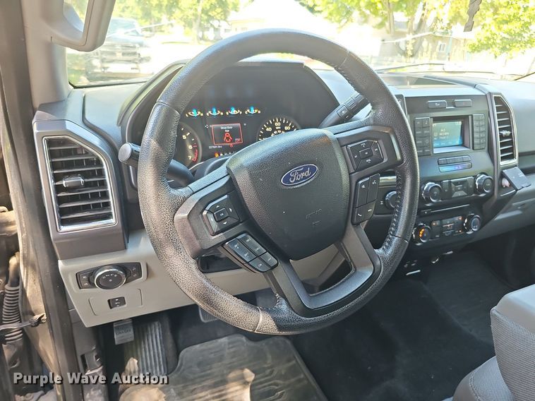 image for item DQ0120 2015 Ford F150 XLT  SuperCrew pickup truck