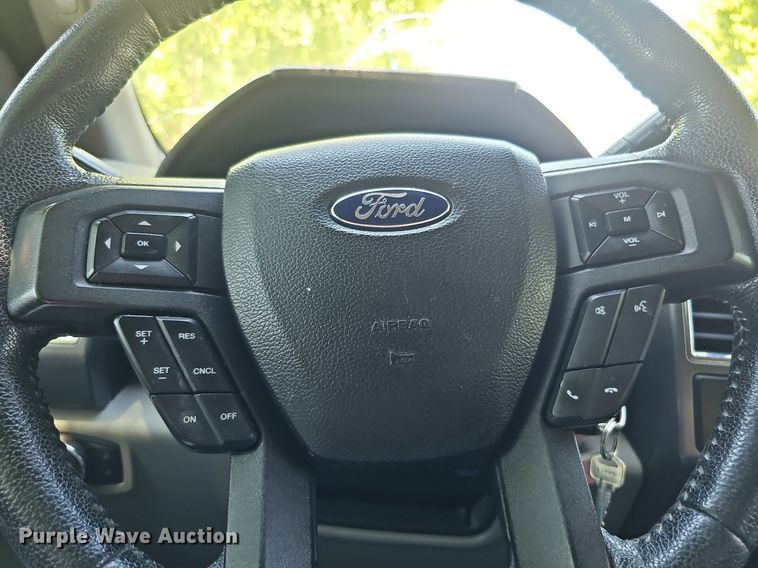 image for item DQ0120 2015 Ford F150 XLT  SuperCrew pickup truck