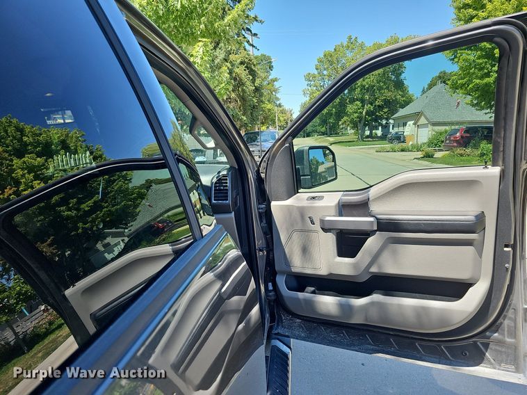 image for item DQ0120 2015 Ford F150 XLT  SuperCrew pickup truck