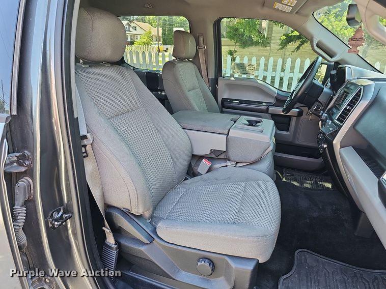 image for item DQ0120 2015 Ford F150 XLT  SuperCrew pickup truck