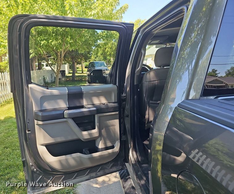 image for item DQ0120 2015 Ford F150 XLT  SuperCrew pickup truck