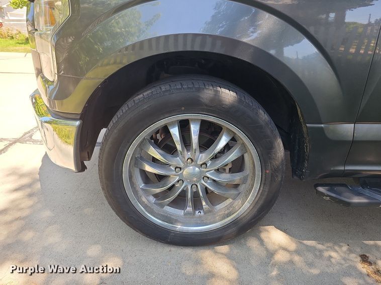 image for item DQ0120 2015 Ford F150 XLT  SuperCrew pickup truck