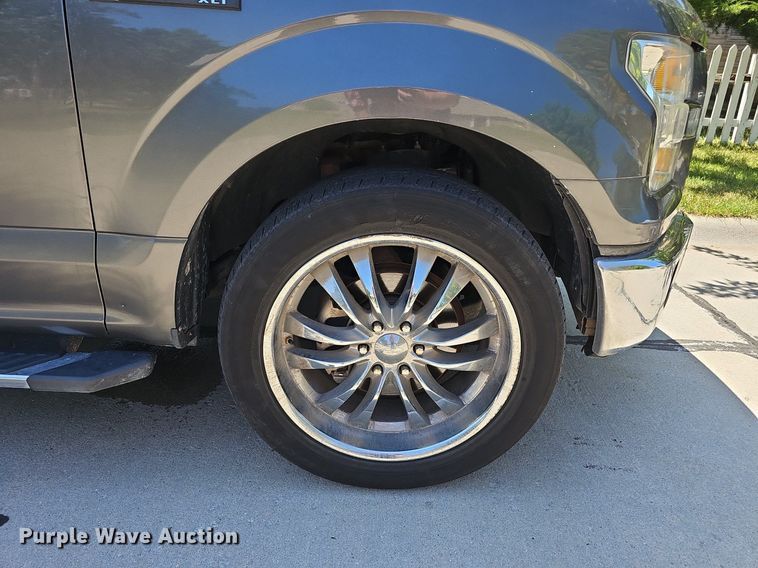 image for item DQ0120 2015 Ford F150 XLT  SuperCrew pickup truck