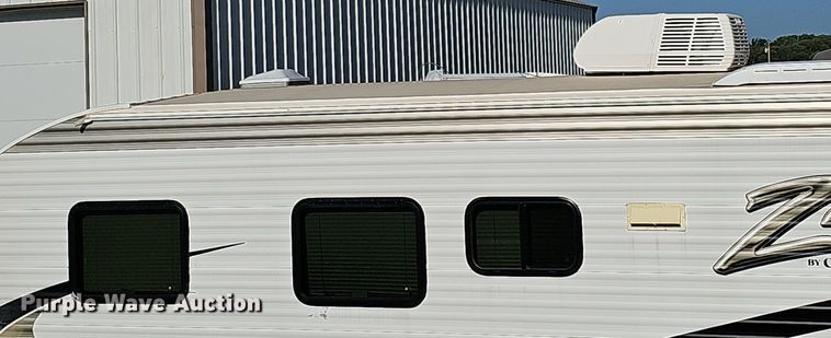 image for item DQ0127 2015 CrossRoads ZT231FB15  camper