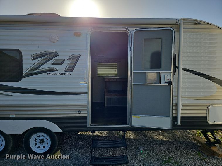 image for item DQ0127 2015 CrossRoads ZT231FB15  camper