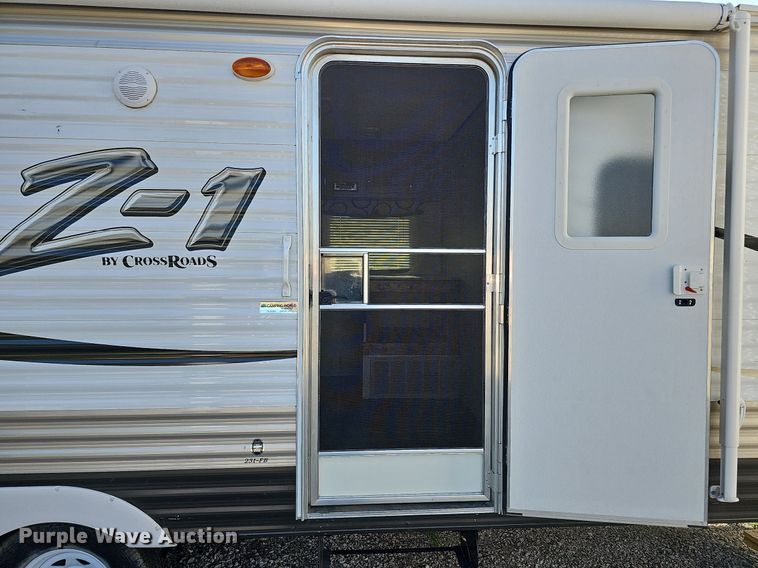 image for item DQ0127 2015 CrossRoads ZT231FB15  camper