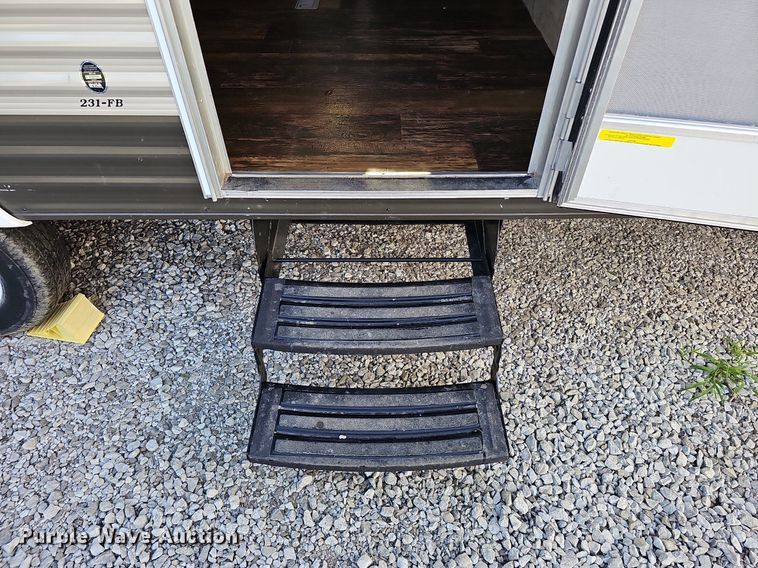 image for item DQ0127 2015 CrossRoads ZT231FB15  camper