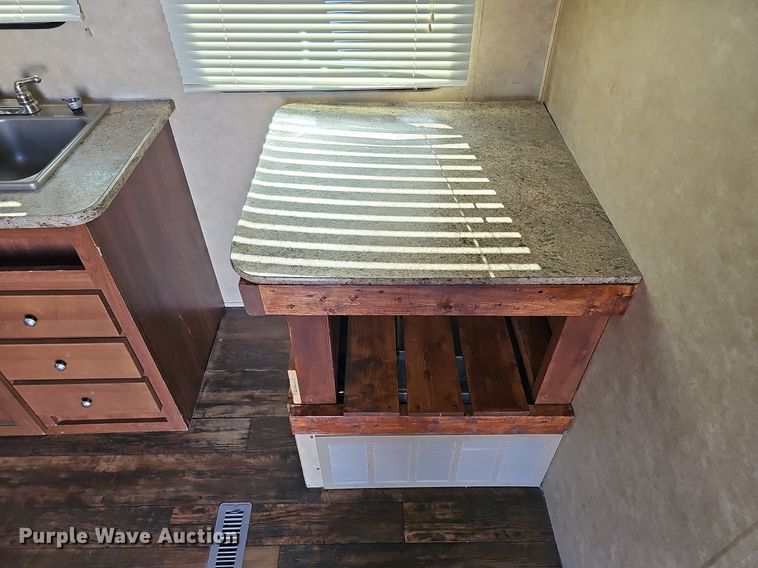 image for item DQ0127 2015 CrossRoads ZT231FB15  camper