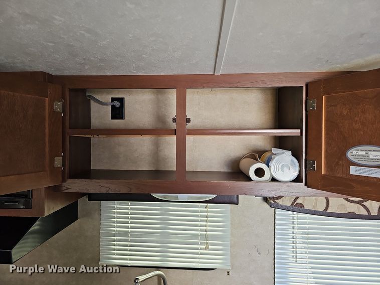 image for item DQ0127 2015 CrossRoads ZT231FB15  camper