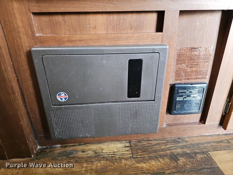 image for item DQ0127 2015 CrossRoads ZT231FB15  camper