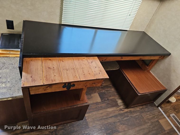 image for item DQ0127 2015 CrossRoads ZT231FB15  camper