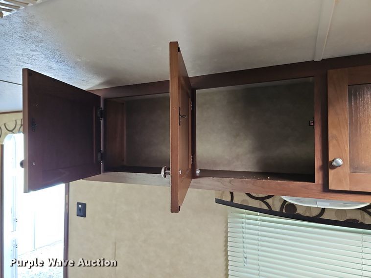 image for item DQ0127 2015 CrossRoads ZT231FB15  camper