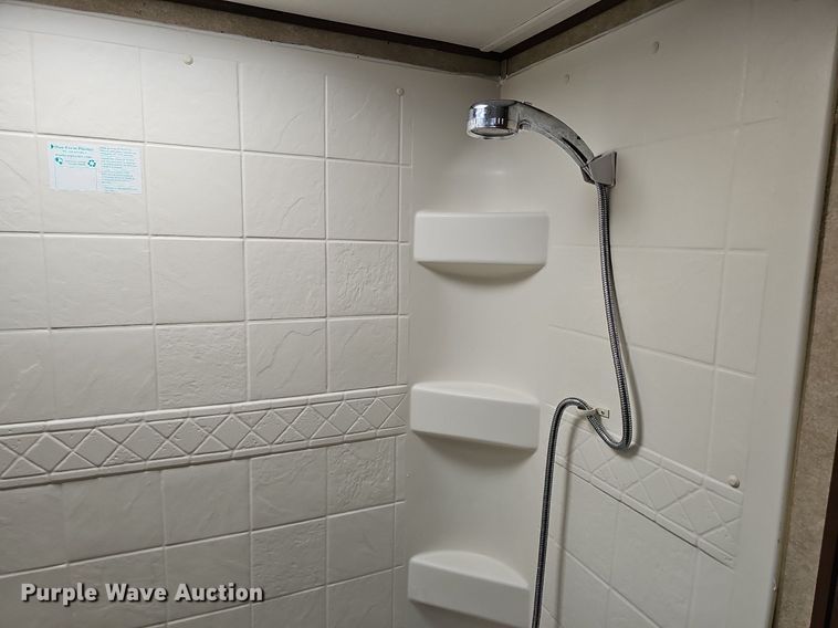 image for item DQ0127 2015 CrossRoads ZT231FB15  camper