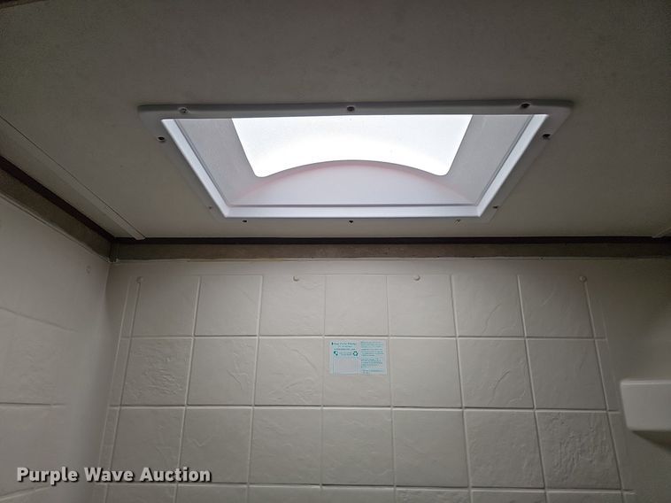 image for item DQ0127 2015 CrossRoads ZT231FB15  camper