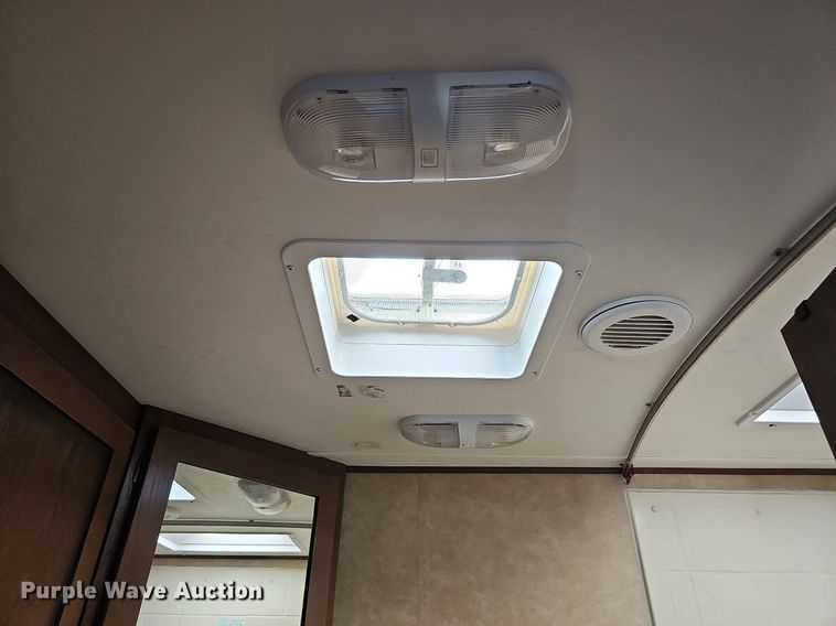 image for item DQ0127 2015 CrossRoads ZT231FB15  camper