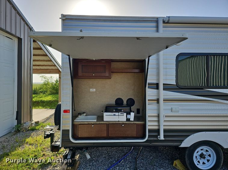 image for item DQ0127 2015 CrossRoads ZT231FB15  camper