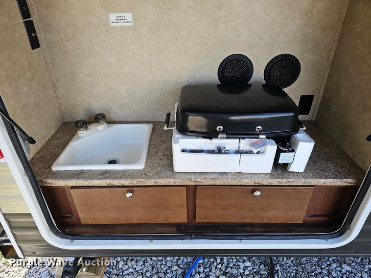 image for item DQ0127 2015 CrossRoads ZT231FB15  camper