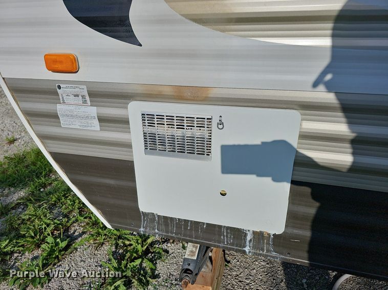 image for item DQ0127 2015 CrossRoads ZT231FB15  camper