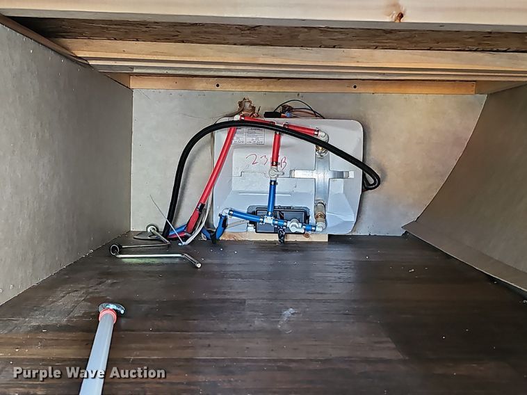 image for item DQ0127 2015 CrossRoads ZT231FB15  camper