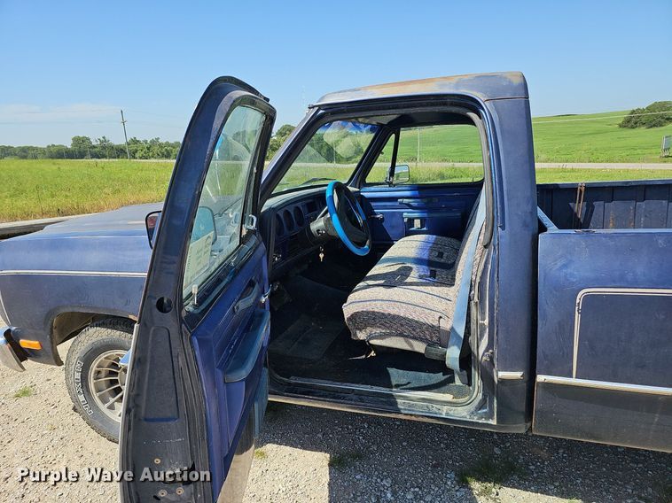 image for item DQ0128 1986 Dodge D100 Custom  pickup truck