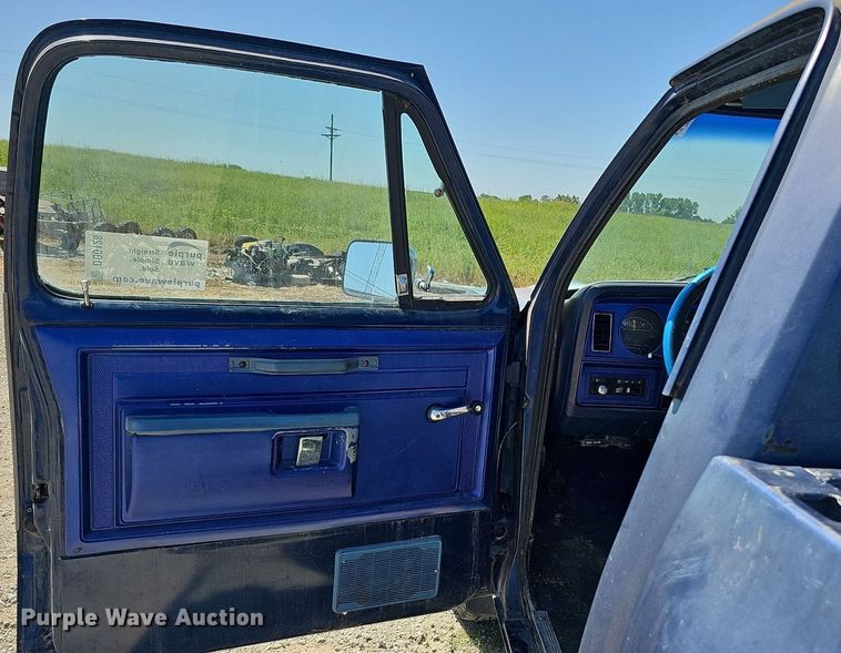 image for item DQ0128 1986 Dodge D100 Custom  pickup truck