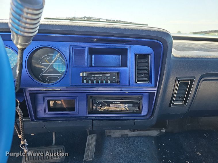 image for item DQ0128 1986 Dodge D100 Custom  pickup truck