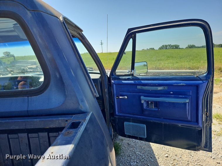 image for item DQ0128 1986 Dodge D100 Custom  pickup truck