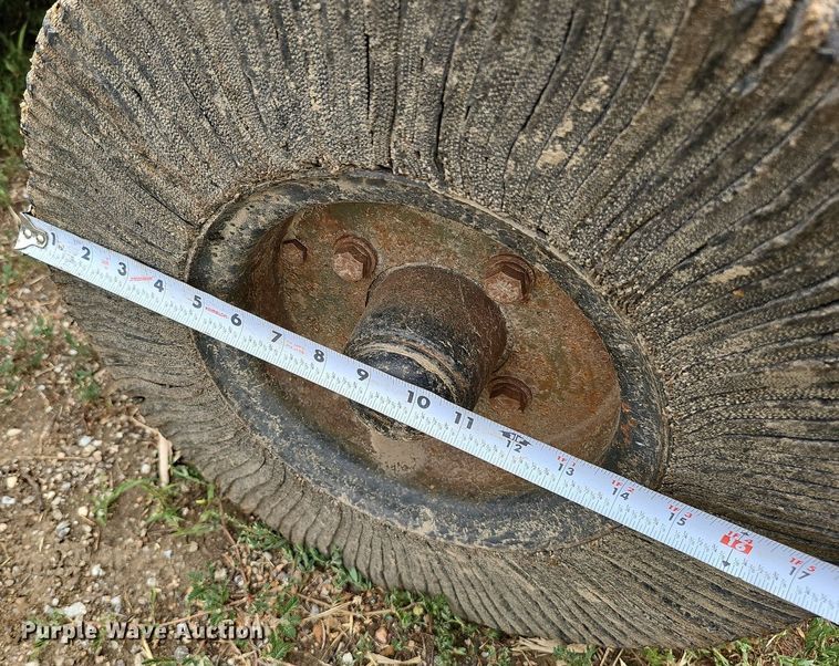 image for item DQ0130 Land Pride  batwing rotary mower