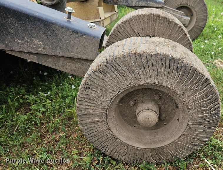 image for item DQ0130 Land Pride  batwing rotary mower