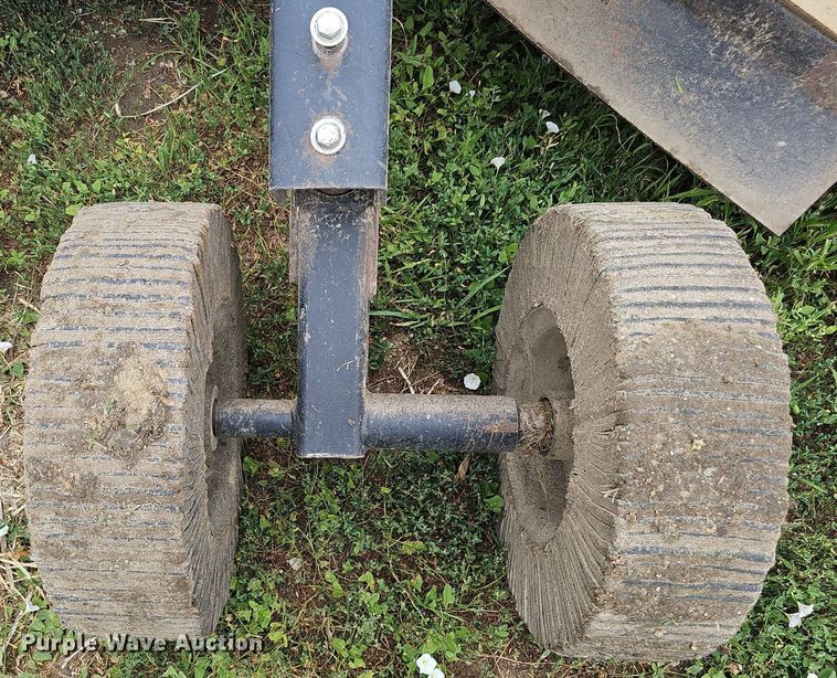 image for item DQ0130 Land Pride  batwing rotary mower