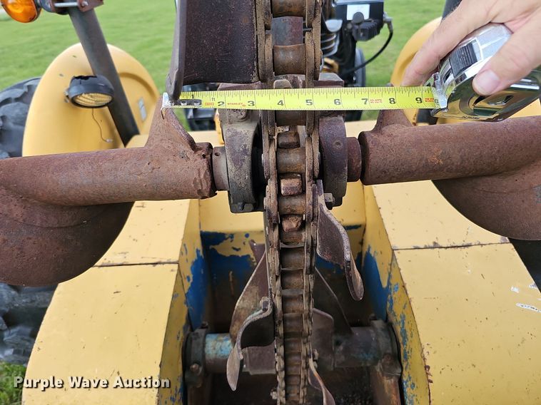 image for item DQ0131 Ford 4400  tractor