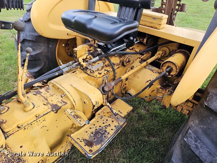 image for item DQ0131 Ford 4400  tractor