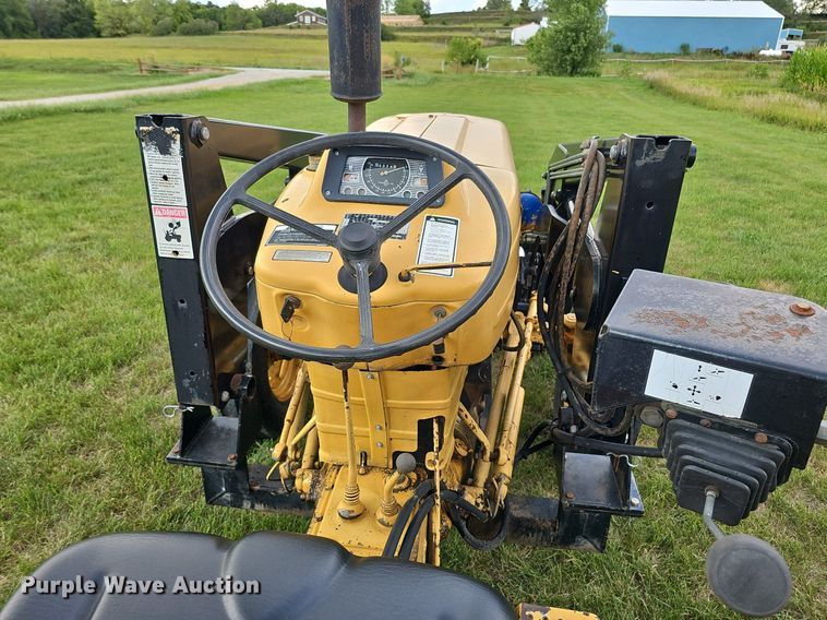 image for item DQ0131 Ford 4400  tractor