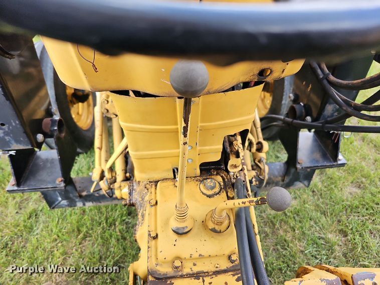 image for item DQ0131 Ford 4400  tractor