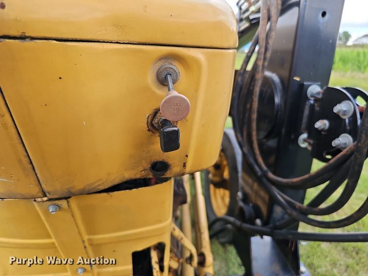 image for item DQ0131 Ford 4400  tractor
