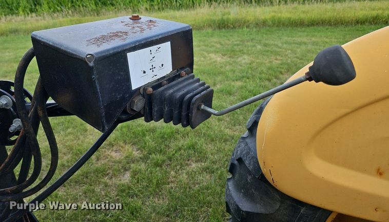 image for item DQ0131 Ford 4400  tractor