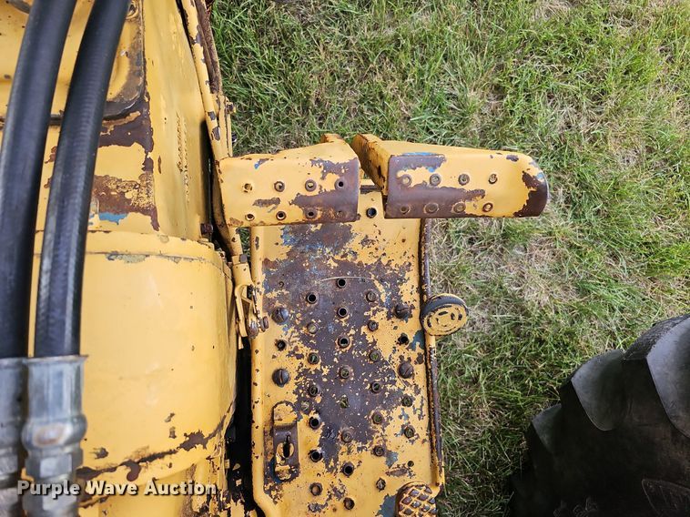 image for item DQ0131 Ford 4400  tractor