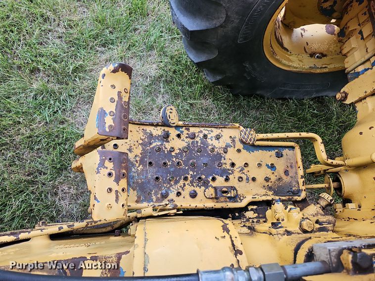 image for item DQ0131 Ford 4400  tractor