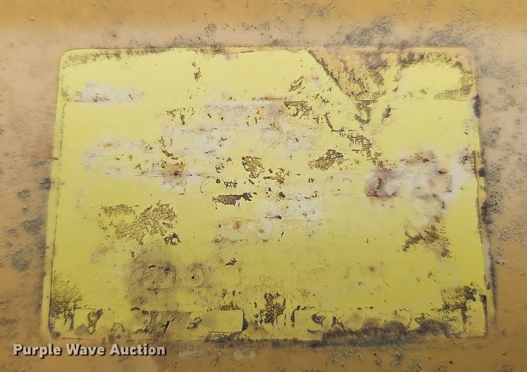 image for item DQ0131 Ford 4400  tractor